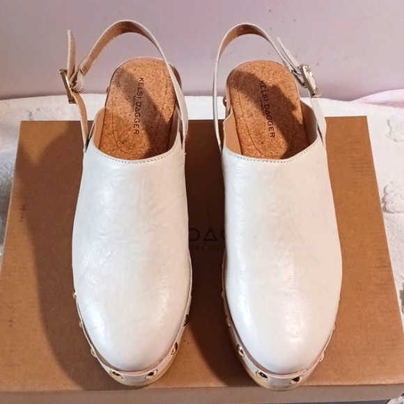 Stunning!  Kelsi Dagger Brooklyn Studded Clogs 9.5 ⚜️ Gorgeous! 👑 - Picture 3 of 12